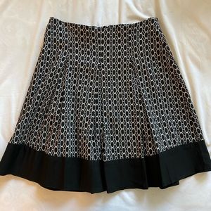 Black and white high waisted pleated skirt